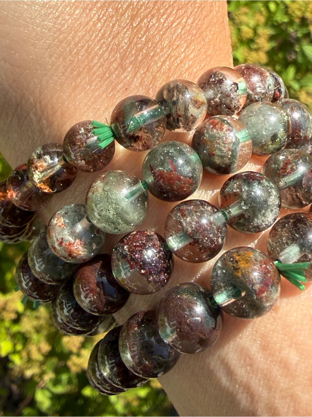 7-8mm Colorful Garden Quartz Bracelet (Lodolite) - Picture 5 of 8